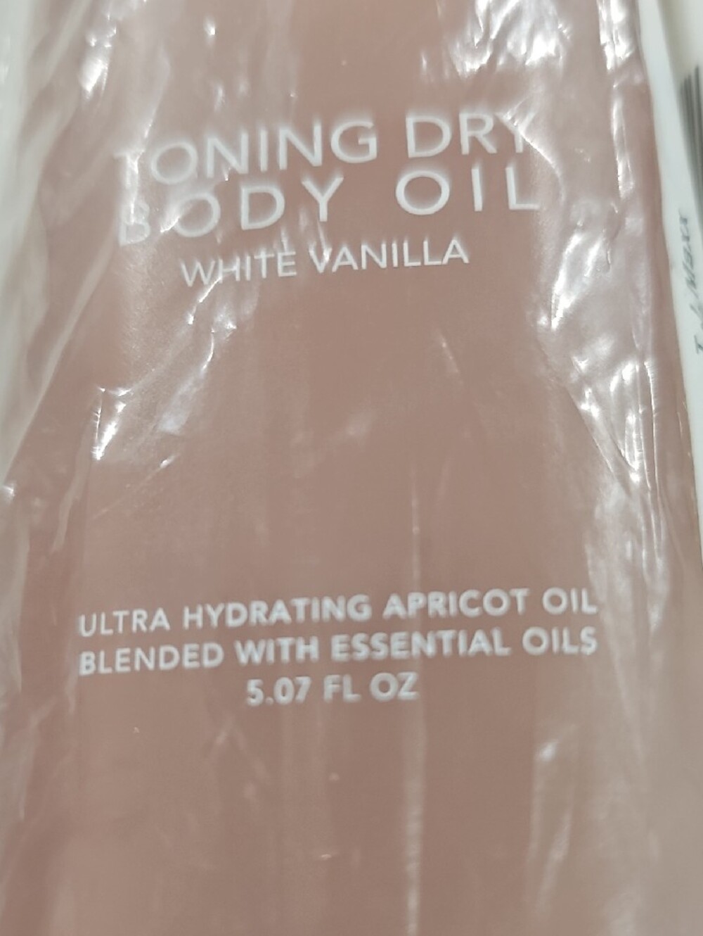 Sand + Fog Toning Dry Body Oil – White Vanilla (Blush) & Coconut Cream - Picture 2 of 3